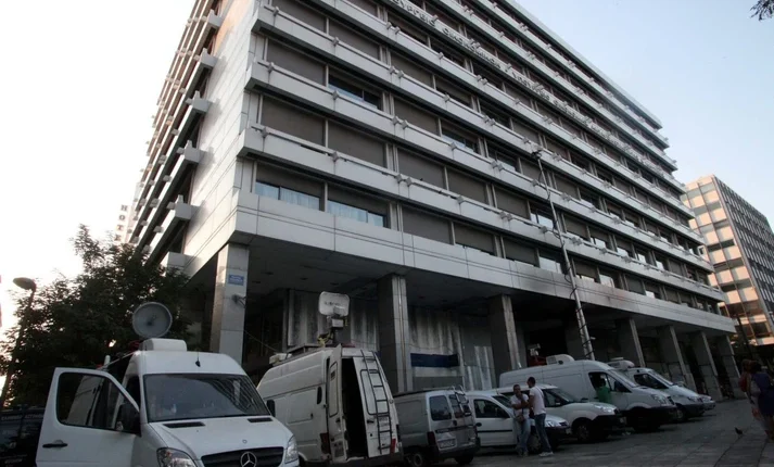 Νέες-φοροελαφρύνσεις,-καταργήσεις-φόρων-και-μισθολογικές-αυξήσεις