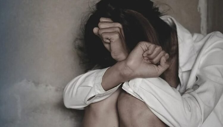 Κλείδωσε-14χρονη-στο-σπίτι-του-και-τη-βίασε-–-Της-έδινε-ναρκωτικά