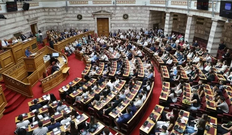 Βουλή-των-Εφήβων:-Μέχρι-20-Οκτωβρίου-οι-αιτήσεις-σχολείων