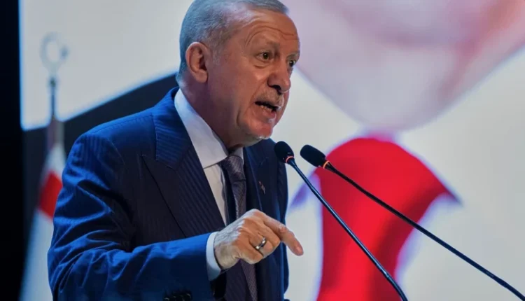 Ερντογάν-σε-υποστηρικτές-του:-«Πρώτα-εγώ-θα-πάω-στη-Γάζα,-μετά-εσείς»