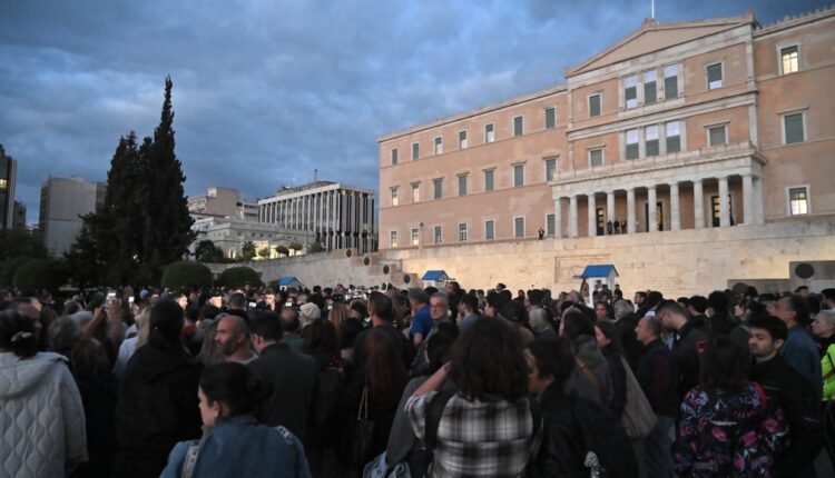 Μνημείο-Αγνώστου-Στρατιώτη:-Στο-Άμυνας-η-προστασία