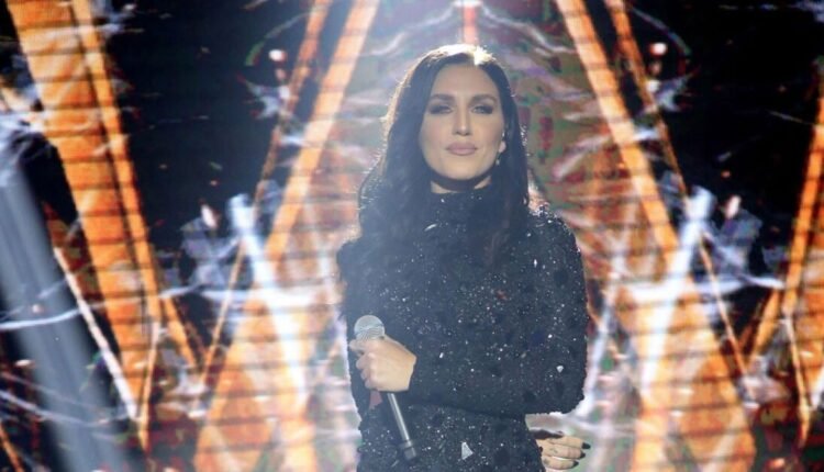 Ιουλία-Καλλιμάνη:-Η-έντονη-αντίδραση-σε-χυδαία-μαντινάδα-από-θαμώνα