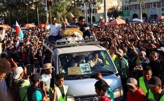 Μαδαγασκάρη:-Ο-πρόεδρος-Ραζουελίνα-κρύβεται-«σε-ασφαλές-σημείο»