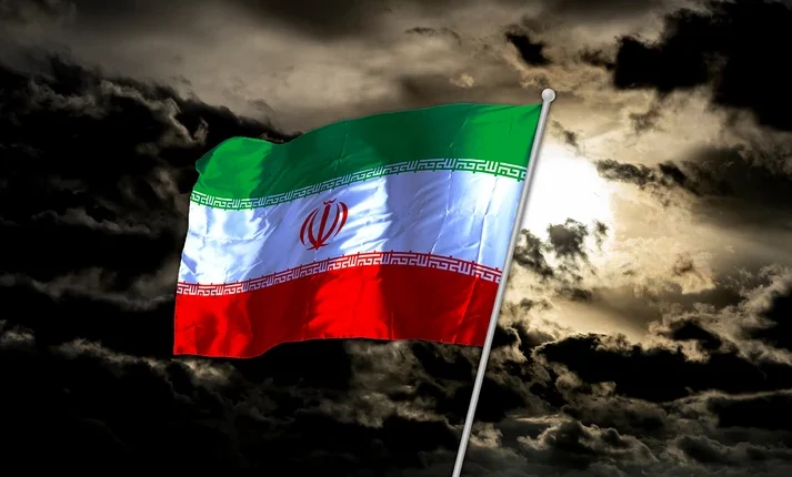 Δικαστήριο-στο-Ιράν-καταδίκασε-δύο-Γάλλους-σε-βαριές-ποινές-κάθειρξης-για-κατασκοπεία