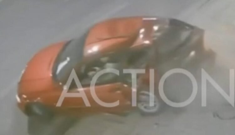 Καρφώθηκε-με-το-αυτοκίνητο-σε-τζαμαρία-των-ΕΛΤΑ.