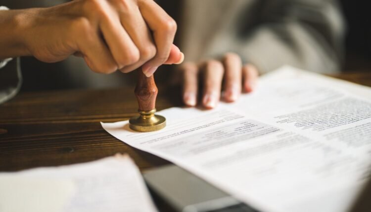 Πώς-θα-κλείσουν-τα-«παραθυράκια»-στις-δημόσιες-συμβάσεις