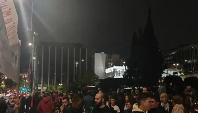 Ξεκίνησε-η-συγκέντρωση-διαμαρτυρίας-για-τα-Τέμπη-στο-Σύνταγμα