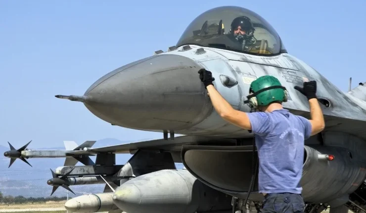 Ενημέρωση-μαθητών/τριών-της-Β’-Λυκείου-για-τη-συμμετοχή-τους-σε-πτήση-με-Εκπαιδευτικά-Αεροσκάφη