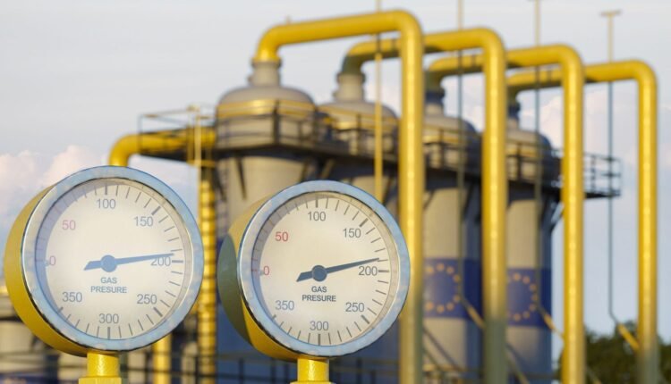 Η-ΕΕ-κλείνει-τη-«στρόφιγγα»-στους-Ρώσους-και-ελπίζει-στο-φθηνό-πετρέλαιο