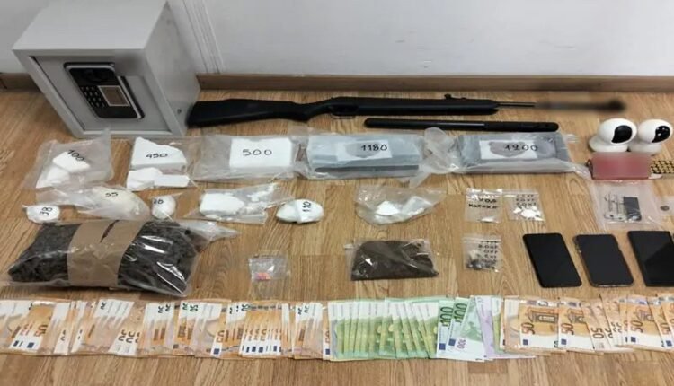 Πειραιάς:-Εξαρθρώθηκε-κύκλωμα-διακίνησης-ναρκωτικών