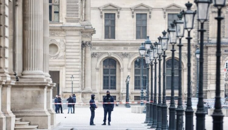 Γαλλία:-Η-πρόεδρος-του-Λούβρου-ζητεί-την-εγκατάσταση-αστυνομικού-τμήματος-στο-Μουσείο
