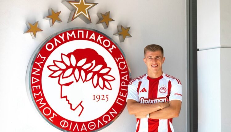 Ολυμπιακός:-Ανανέωσε-ο-Κοστίνια