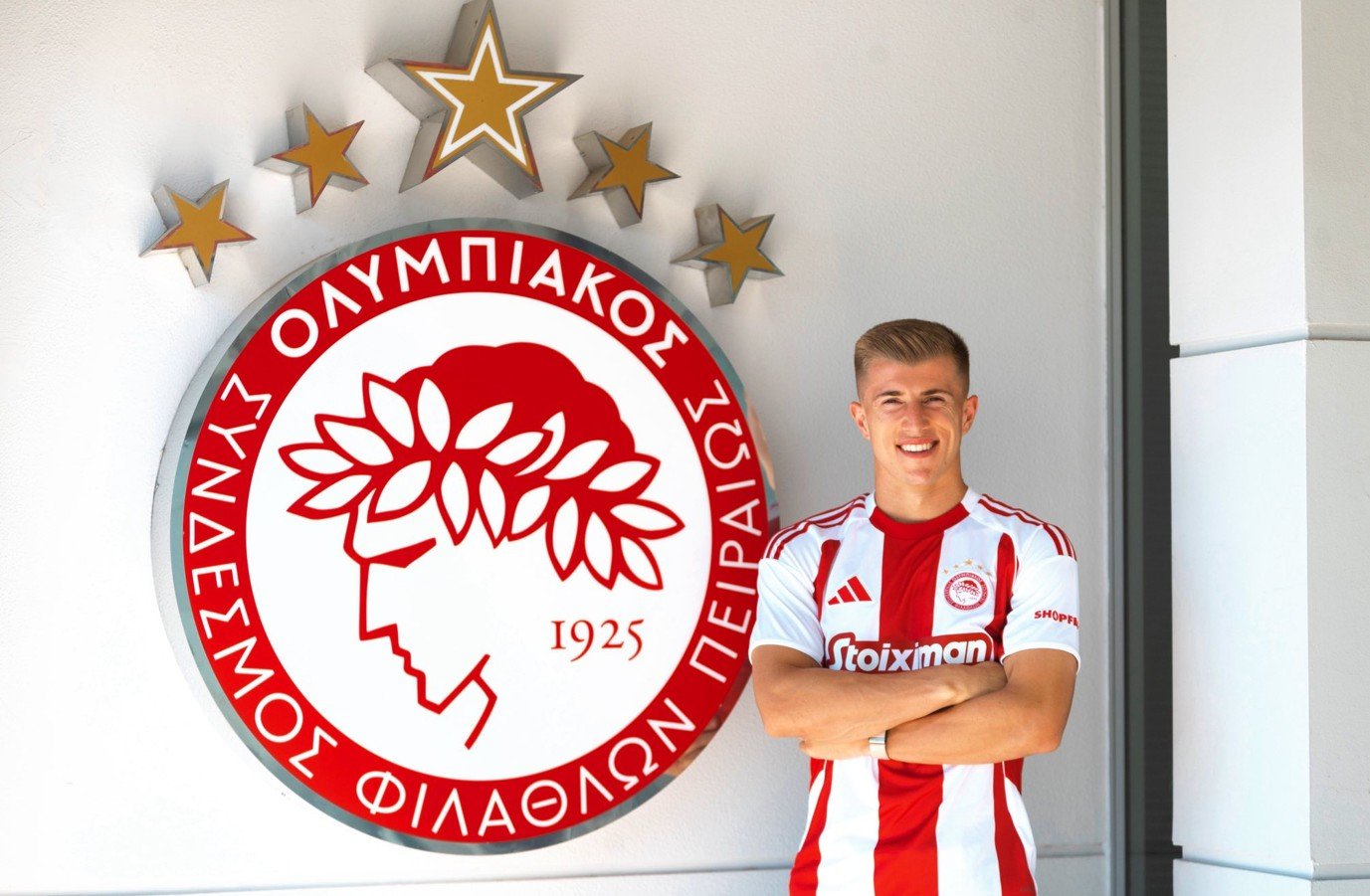 Ολυμπιακός:-Ανανέωσε-ο-Κοστίνια