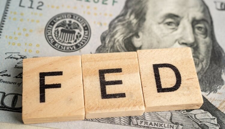 fed-και-επιτόκια:-Ανησυχία-για-τα-φτωχότερα-νοικοκυριά-και-την-καταναλωτική-αντοχή