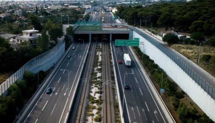 Πήγαινε-με-όπισθεν-στη-ΛΕΑ-της-Αττικής-Οδού
