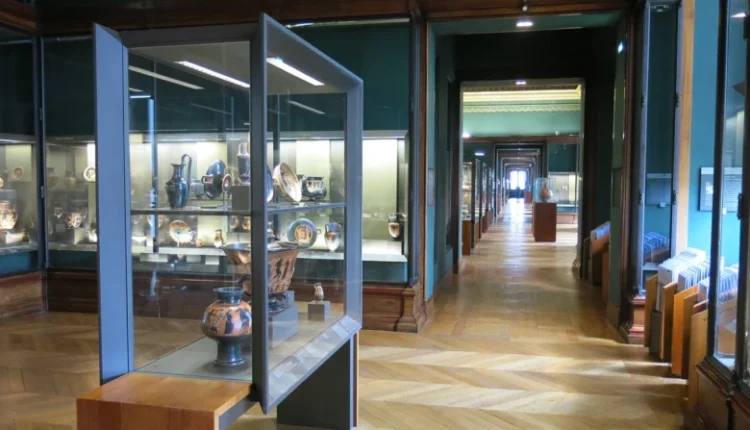 Λούβρο:-Κλείνει-εσπευσμένα-υπό-τον-κίνδυνο-κατάρρευσης-πτέρυγα-με-ελληνικά-αγγεία