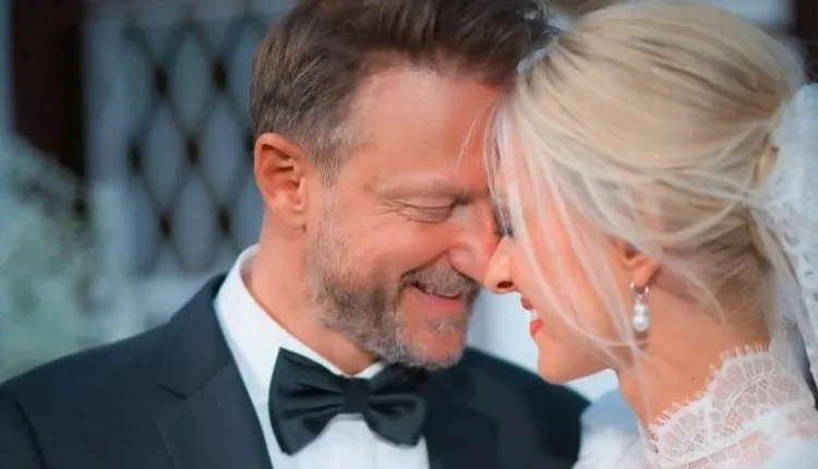 Χαράς-ευαγγέλια-για-τον-Κώστα-Καραφώτη-και-την-Κάτια-Μάνου