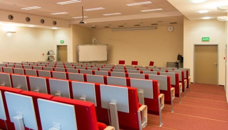 Ιδιωτικά-Πανεπιστήμια:-Καρφιά-Παραστατίδη-για-φιάσκο