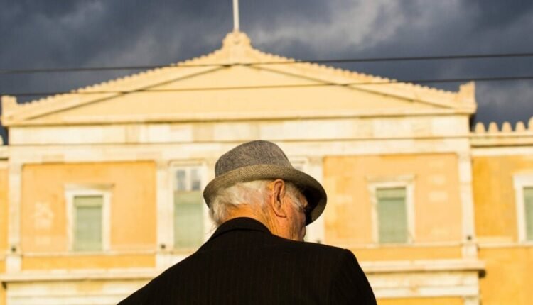 Μητσοτάκης:-Από-αύριο-η-ενίσχυση-250-ευρώ-στους-χαμηλοσυνταξιούχους