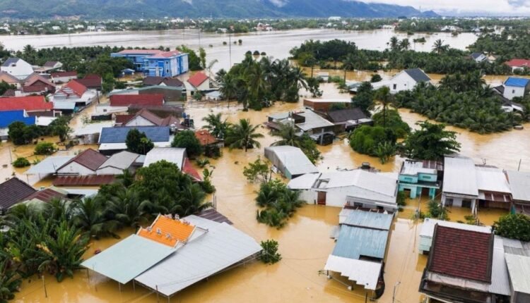 Τραγωδία-στο-Βιετνάμ:-Τουλάχιστον-90-νεκροί-από-τις-εκτεταμένες-πλημμύρες