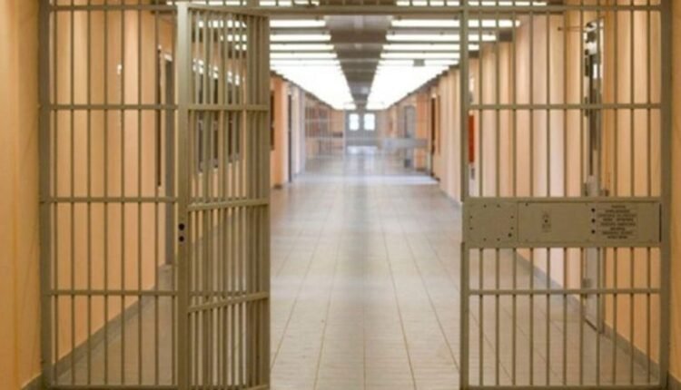 Πάτρα:-Παραλάμβαναν-μετανάστες-από-την-Τουρκία-για-να-τους-προωθήσουν-σε-χώρα-της-ΕΕ