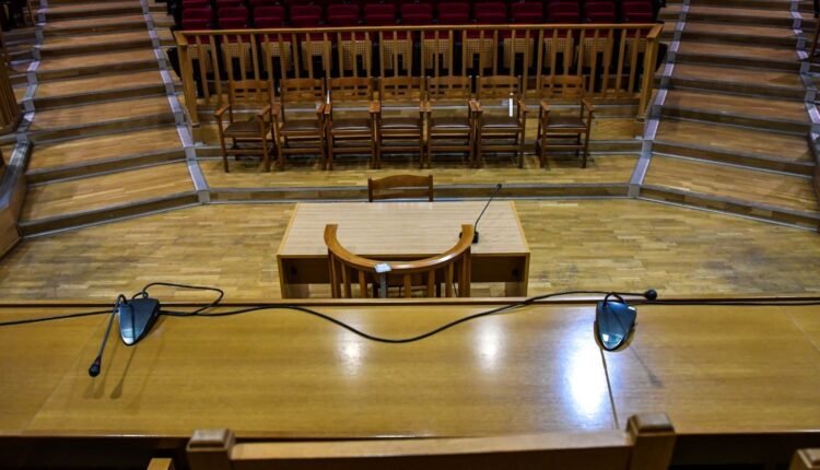 Βαθαίνει-το-«ρήγμα»-στις-σχέσεις-δικαστών-και-δικηγόρων