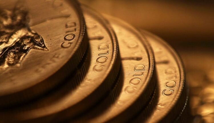 Η-Ελλάδα-αγοράζει-χρυσό:-Ρεκόρ-στη-ζήτηση-για-χρυσές-λίρες