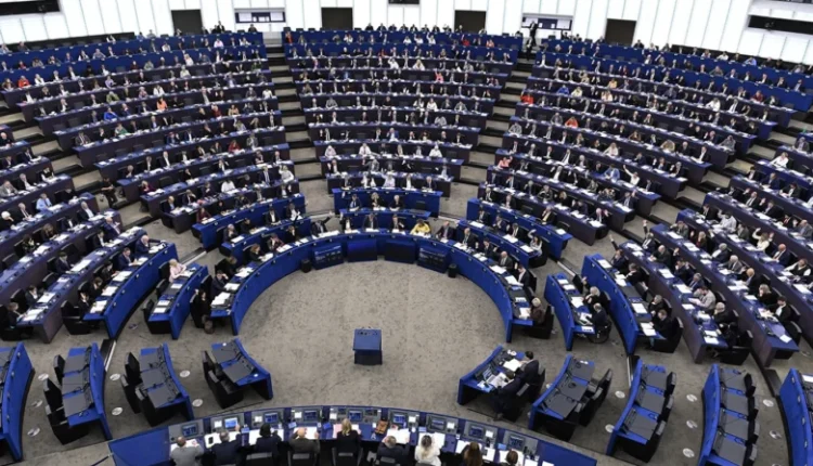 Το-Ευρωκοινοβούλιο-ενέκρινε-ψήφισμα-για-πρόσβαση-στα-μέσα-κοινωνικής-δικτύωσης