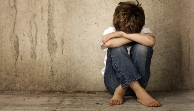 Ασελγούσε-στα-ανίψια-του-2-και-4-ετών