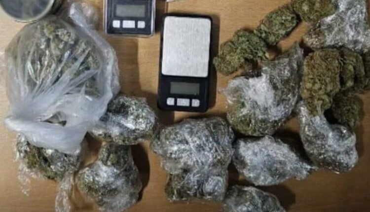 Αιγάλεω:-Καταδίωξη-και-σύλληψη-ανηλίκου-για-ναρκωτικά