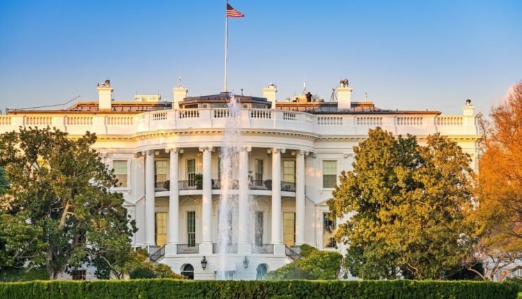 Πυροβόλησαν-δύο-άνδρες-της-Εθνοφρουράς-κοντά-στον-Λευκό-Οίκο