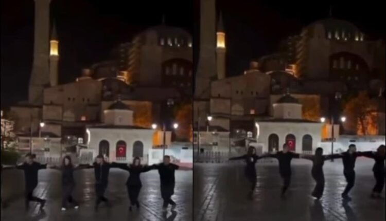 Έλληνες-χόρεψαν-χασάπικο-μπροστά-στην-Αγία-Σοφία