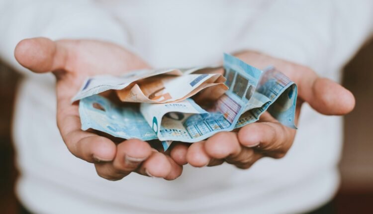 Στο-«περίμενε»-επιστροφές-φόρων-άνω-του-1-δισ.-ευρώ