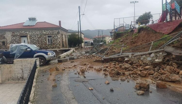Κατέρρευσε-μαντρότοιχος-σχολείου-στη-Λακωνία