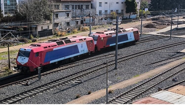 Αμαξοστοιχία-intercity-ακινητοποιήθηκε-στους-Αγίους-Αναργύρους-λόγω-βλάβης