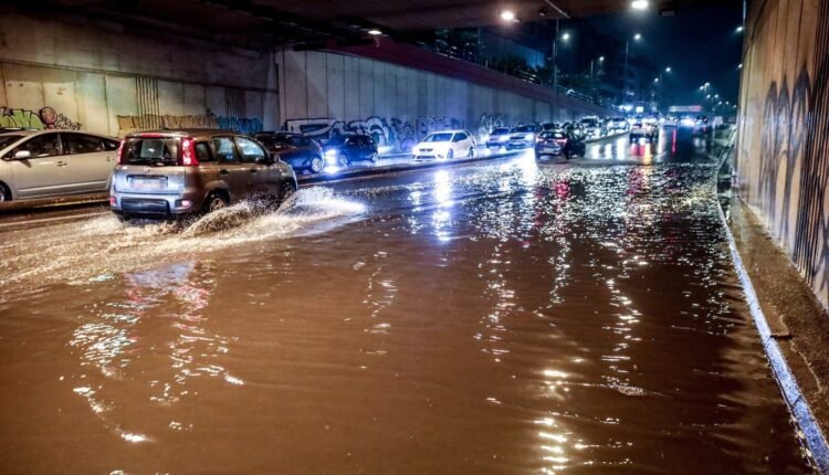 Η-κακοκαιρία-byron-χτυπά-την-Αθήνα:-Προειδοποιητικό-μήνυμα-από-το-112