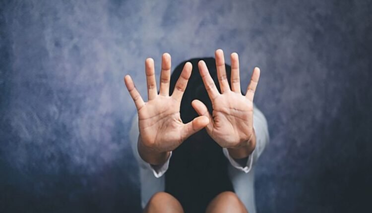 Μητέρα-και-πατριός-κακοποιούσαν-τα-8-παιδιά-τους