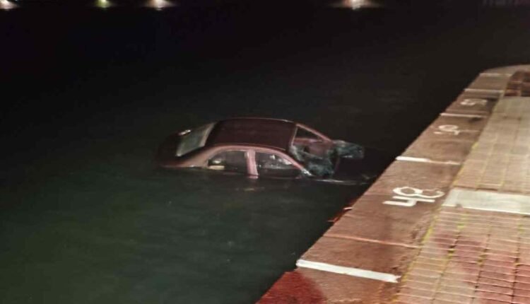 Καλαμάτα:-86χρονος-έπεσε-με-το-αυτοκίνητό-του-στο-λιμάνι