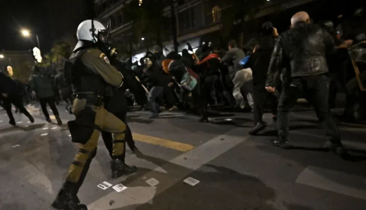 Η-ανακοίνωση-της-ΕΛΑΣ-για-τα-επεισόδια-στο-κέντρο-της-Αθήνας-στη-μνήμη-του-Αλεξανδρου-Γρηγορόπουλου