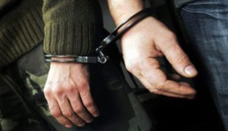 Κατηγορούνται-3-άτομα-για-ξυλοδαρμό-άνδρα-μπροστά-στον-ανήλικο-γιο-του