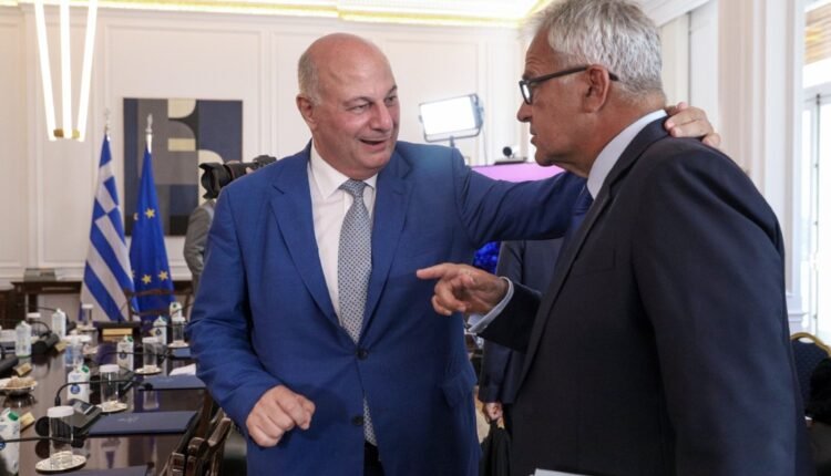 Έντονοι-διάλογοι-Τσιάρα,-Βορίδη,-βουλευτών