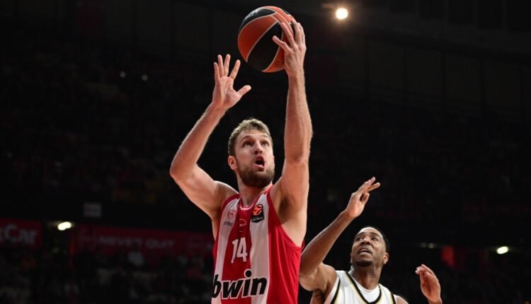 Ολυμπιακός:-Ξέσπασε-με-κατοστάρα-στη-Βιλερμπάν