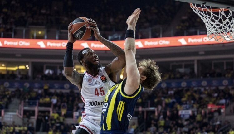 Ολυμπιακός:-Ήττα-στην-Κωνσταντινούπολη-από-τη-Φενέρ